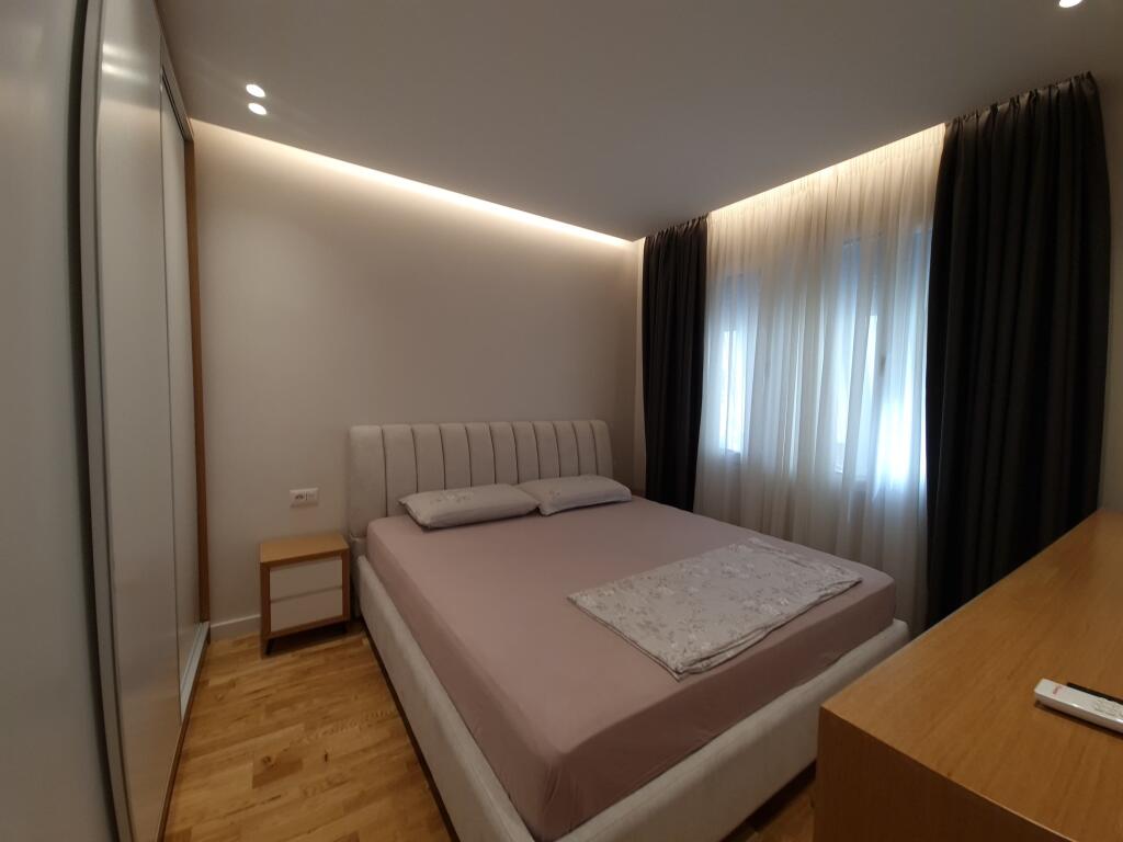 1+1,arredato vicino al residence garden, via Kavaja, prezzo 750 euro