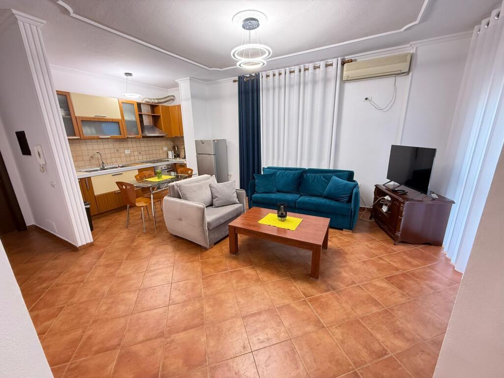 🏠 Jepet me qira apartament 1+1 📍 Zona: Myslym Shyri, Tiranë