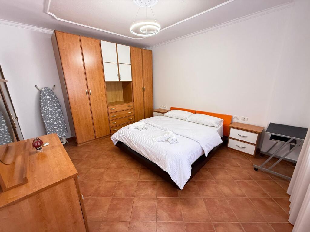 🏠 Jepet me qira apartament 1+1 📍 Zona: Myslym Shyri, Tiranë