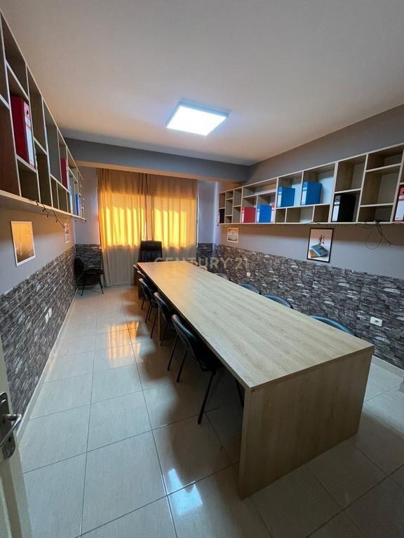 Office 1+1 for rent in Astir