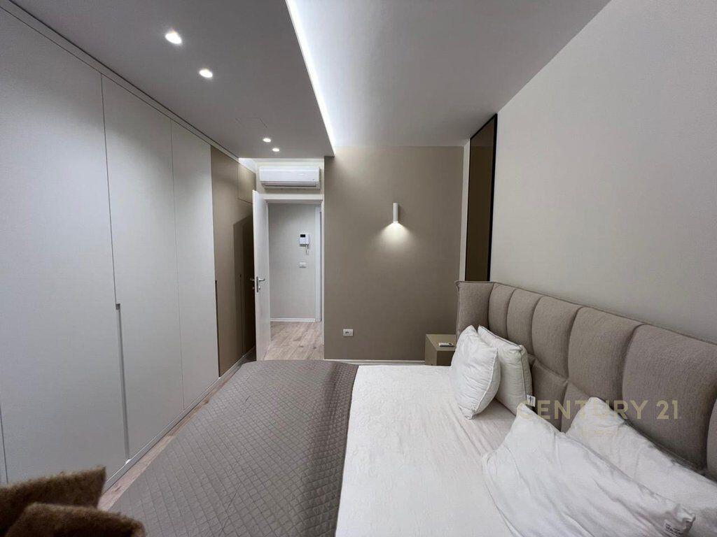 Apartment 1+1 + parking space on Barrikadave street, near the Center!