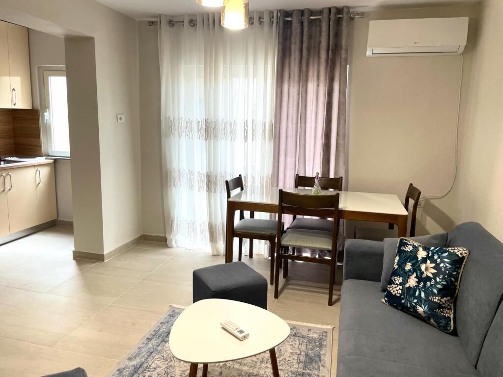 🏢Fortuzi Street, a few minutes from the Ministry of Justice, a 3+1 furnished apartment is for rent.Leke   