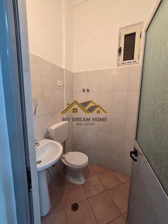 Jepet me Qera Ambient Bisnesi Pran Kazazit Durres