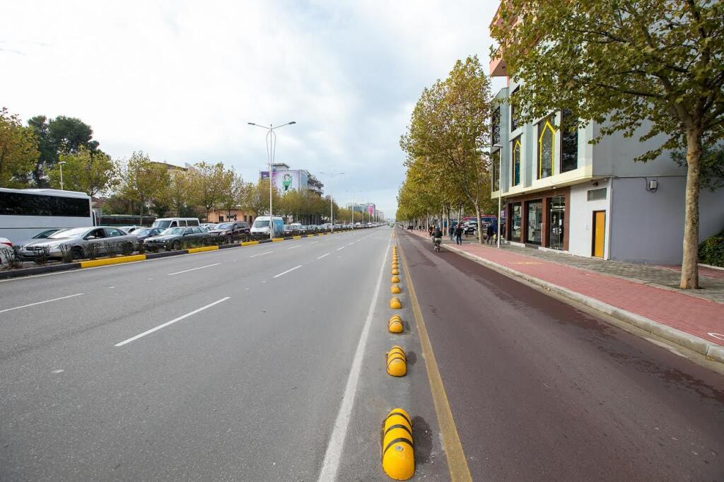 VENDITA LOCALE COMMERCIALE FRONTE STRADA - 240 M2!