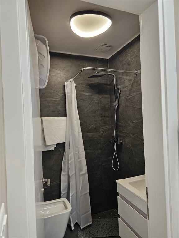 Garsoniere me qera tek Rruga Fortuzi