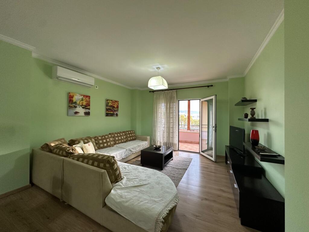 Apartament 1+1 per qira ne Laprake !