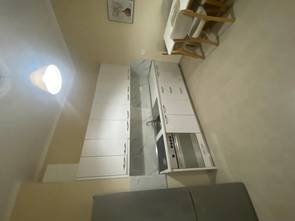 1+1,furnished near square 21,municipal police,price 750 thousand leke