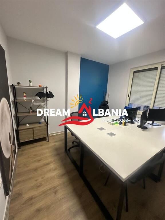 Ufficio in affitto in Via Brigada VIII, Bllok (ID 42611387)