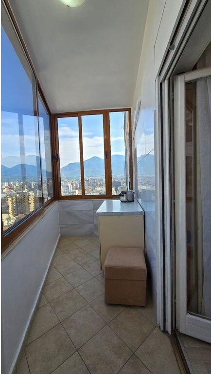 Appartamento 2+1 in affitto a 9 Katshet vicino a Piazza Skenderbej !