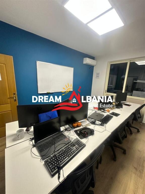 Ufficio in affitto in Via Brigada VIII, Bllok (ID 42611387)