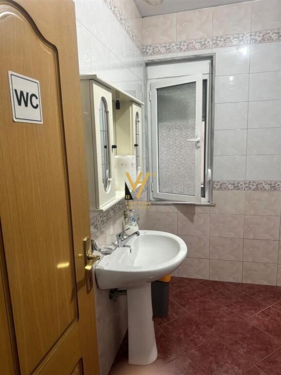 JEPET ZYRE 65 M2 ME QIRA NE BLLOK 150.000 LEKE