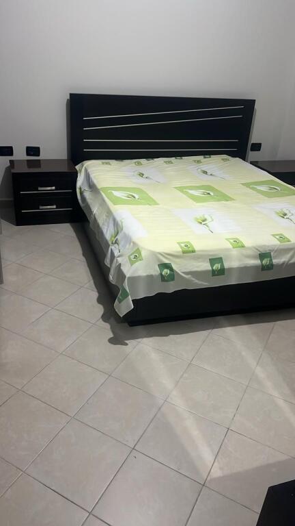 Jepet me qira apartament 1+1 te Spitali Amerikan 2!