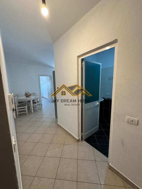 Shitet Apartament 3+1 Prane Stacionit Trenit Durres!