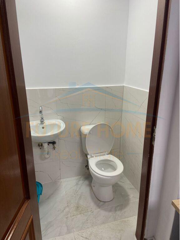 Qira, Ambient Biznesi, Rruga Fortuzi 250 €,OPP50233