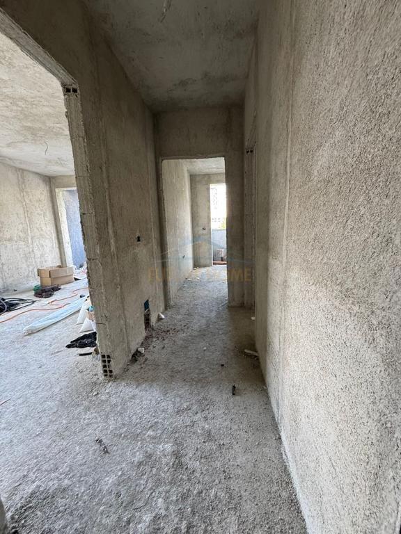 Shitet, Apartament 2+1+2, Fusha e Aviacionit, Tiranë.