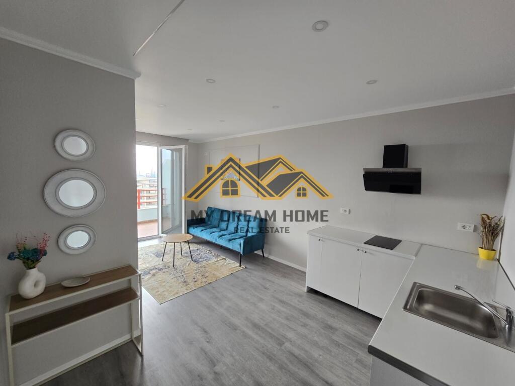 MONOLOCALE IN VENDITA UKD DURRES CON VISTA COMPLETA SUL MARE!!