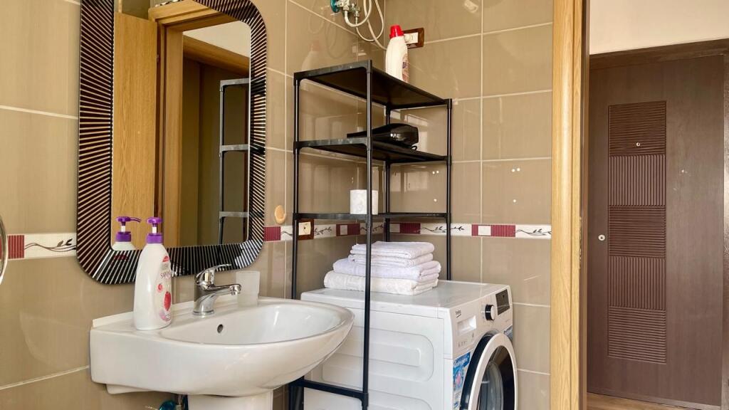 🏠 Apartment 1+1 for Rent – Center, Pazar i Ri