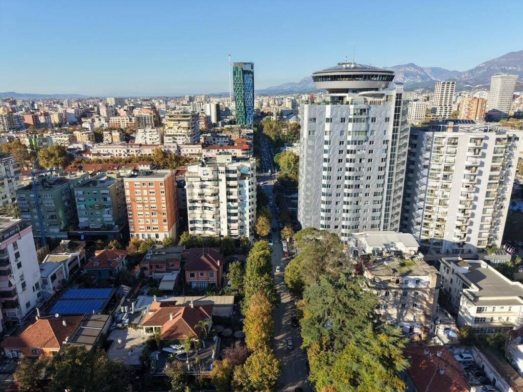 For sale, Duplex 3+1+2+Parking Space, Blloku, Tirana