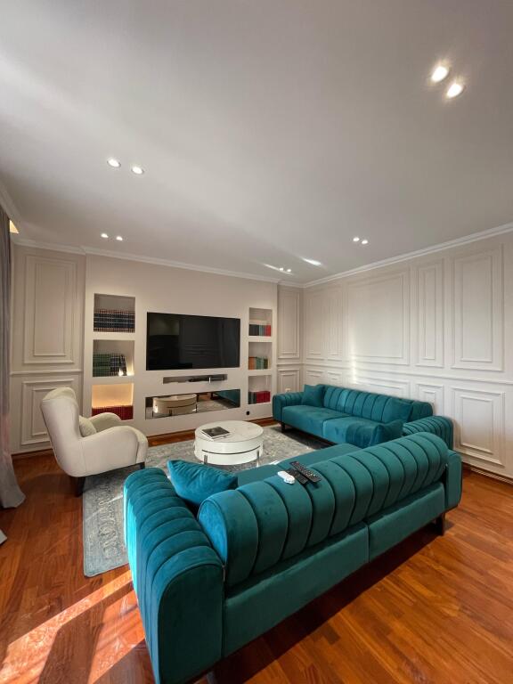 Penthouse me qira tek Rruga e Kavajes!