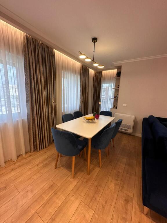 Apartament me Qera , Stacioni i Trenit.