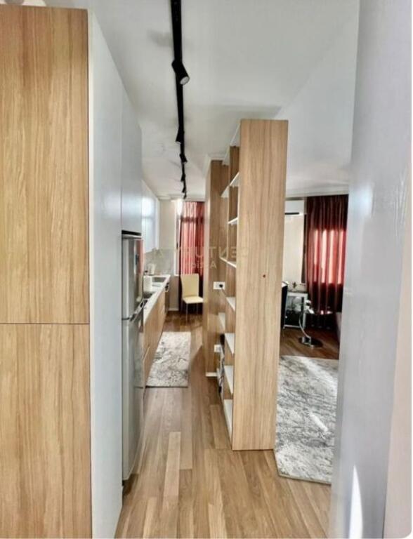 Garsoniere me qira tek Pazari i Ri,
