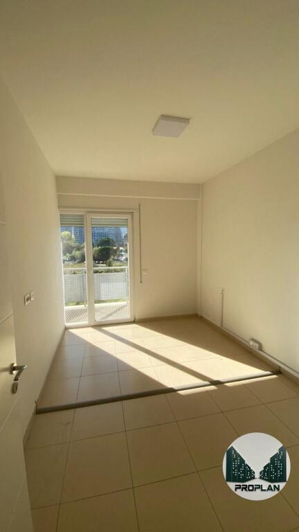 ZYRE ME QERA TEK RRUGA E KOSOVAREVE