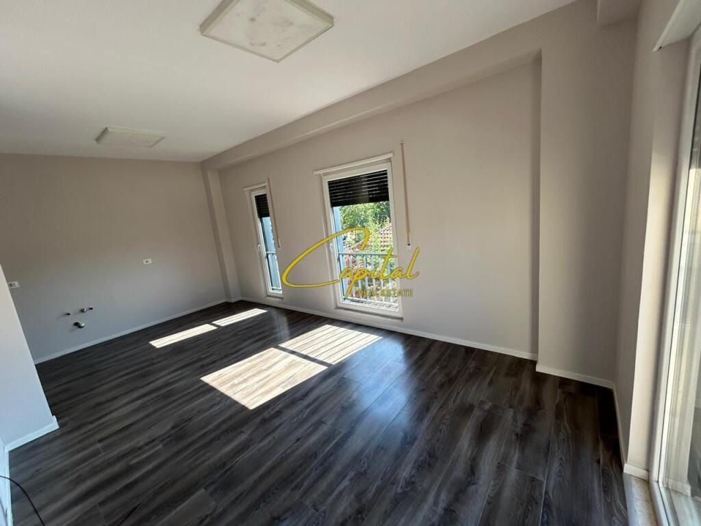 SHITET APARTAMENT 2+1 ISH STACIONI TRENIT 210.000 EURO