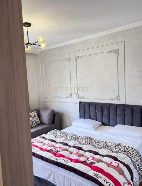 Garsoniere me qira tek Pazari i Ri,
