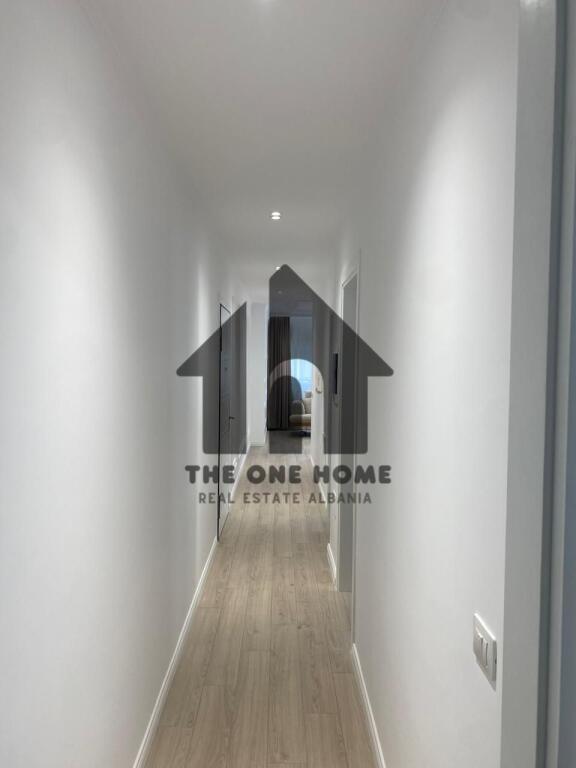 Qera 2+1+1Garazh - E sapo mobiluar / Myslym Shyre.