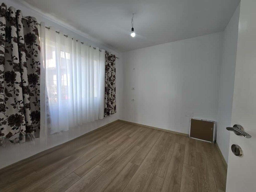 Villa 3+1+2 In Affitto a Kodër Kamëz, Tirana - 650€