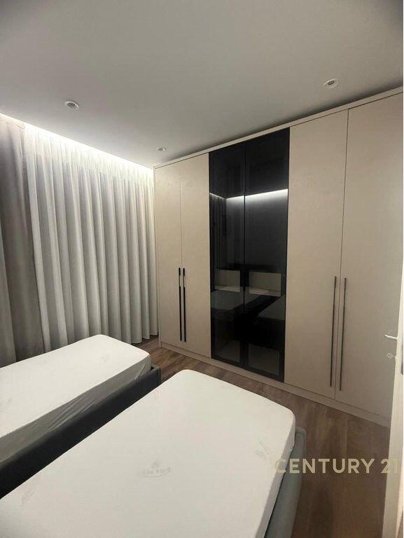 PER QIRA APARTAMENT 2+1 ME POST TE RRUGA JORDAN MISJA