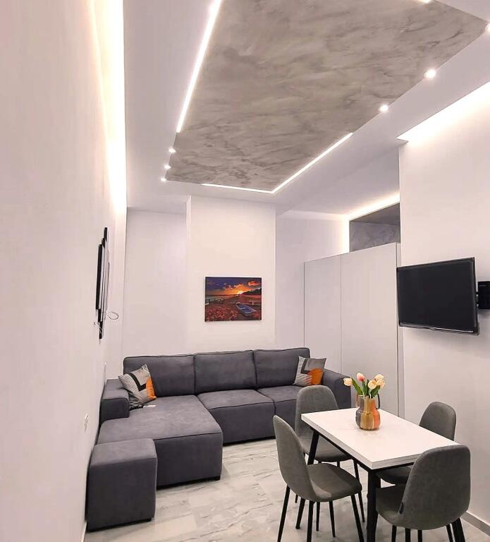 Apartament i RINOVUAR rishtas 500 m nga DETI