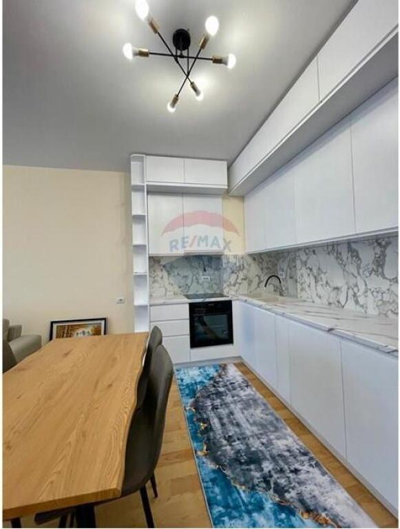 APARTAMENT 1+1 ME QIRA TEK ZOGU I ZI!