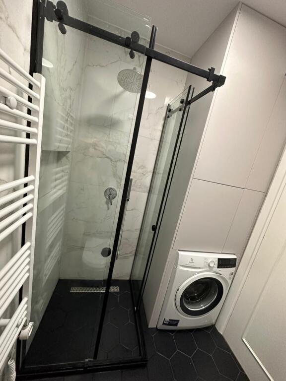 Apartament me Qera , Stacioni i Trenit.