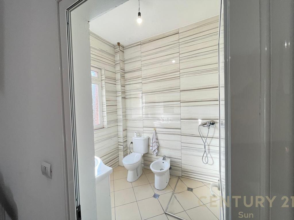 VILLA IN AFFITTO VICINO ALLA ZONA DEL 21 DICEMBRE.