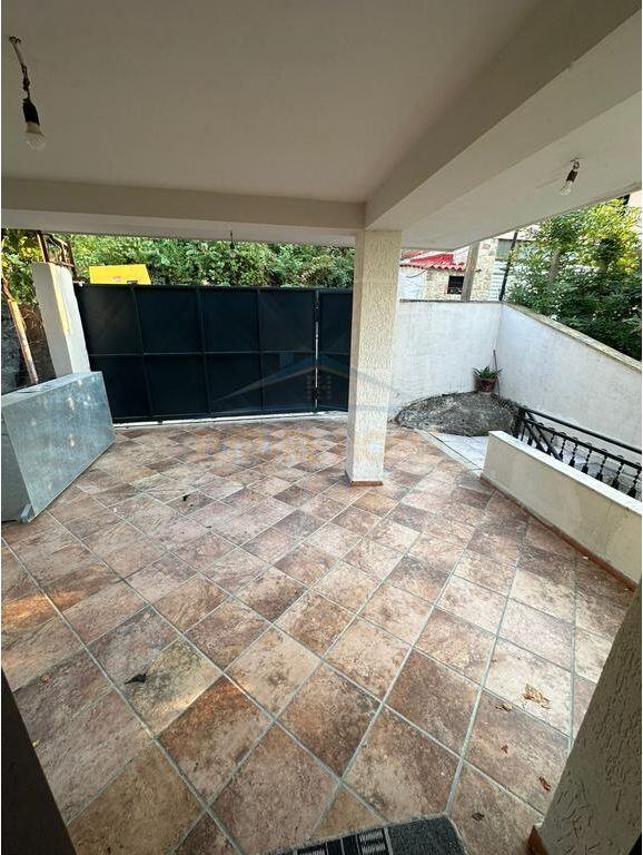 Affitto, Appartamento 2+1+Posto Auto, Kombinat, Tirana