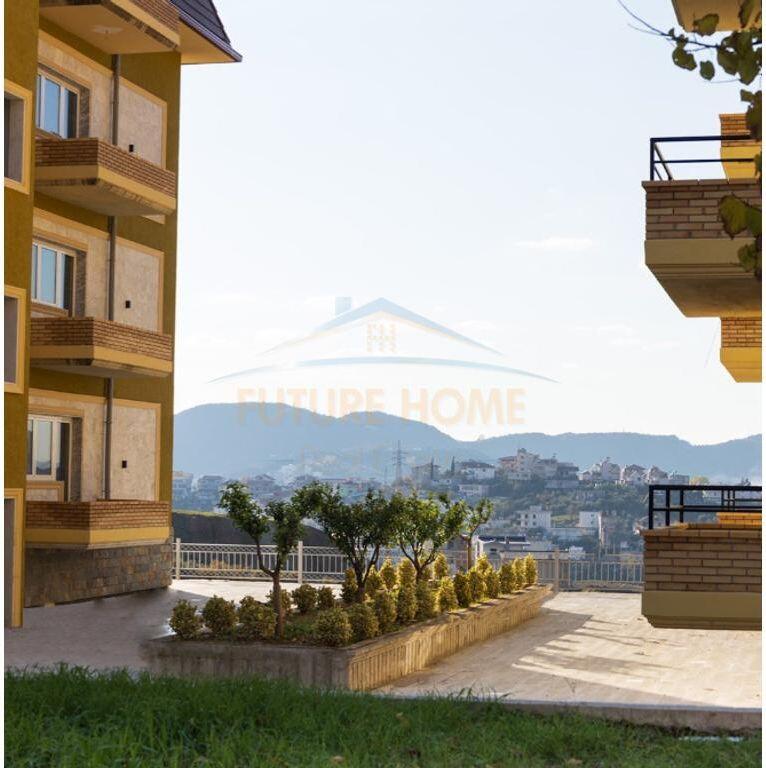 Shitet, Apartament 1+1, Lake Land Residence, Farkë