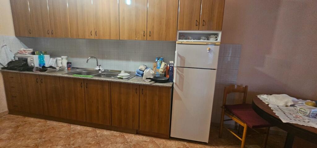 JEPET ME QIRA APARTAMENT 3+1+2 TUALETE + POST PARKIMI | PRANË MARKATËS FRUTA-PERIME