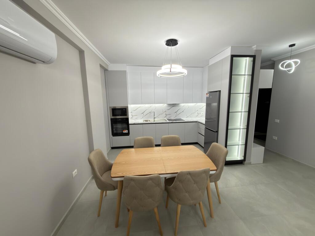 Apartment me qera 2+1+parkim Liqeni I thate