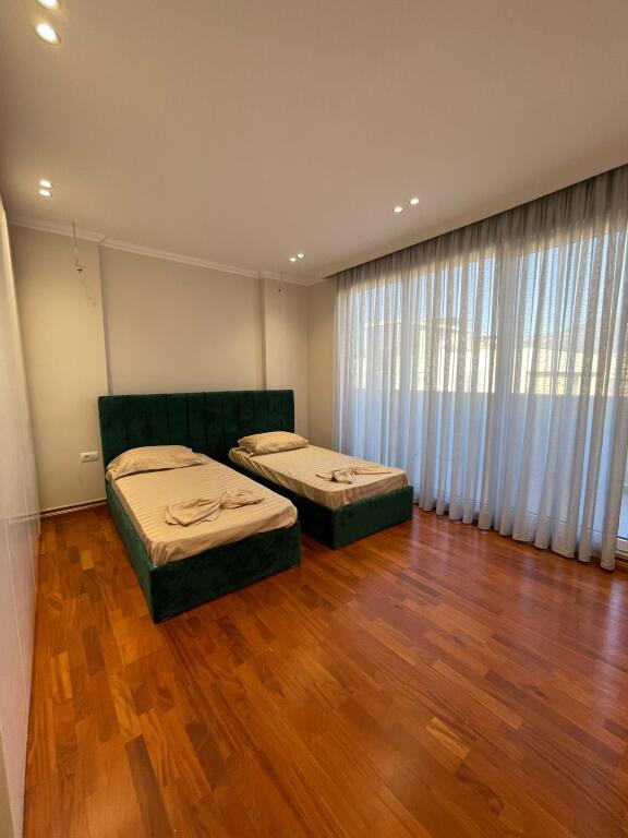 Penthouse me qira tek Rruga e Kavajes!