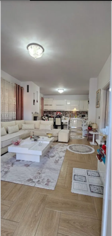 JEPE ME QERA VILA 3 KATESHE NE XHAVZOTAJ DURRES