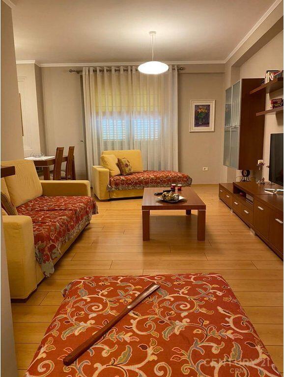 For rent apartment 3+1+2 for rent at Myslym Shyri!