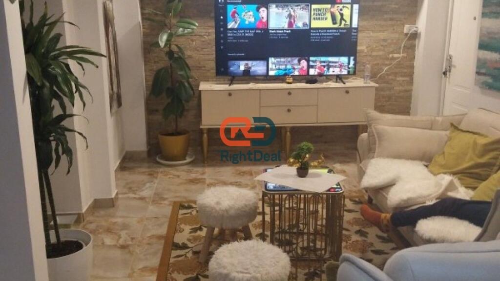 Ne Golem, Shitet Apartament 3+1, Ne Kompleks Rezidencial Shume Prane Detit!!!