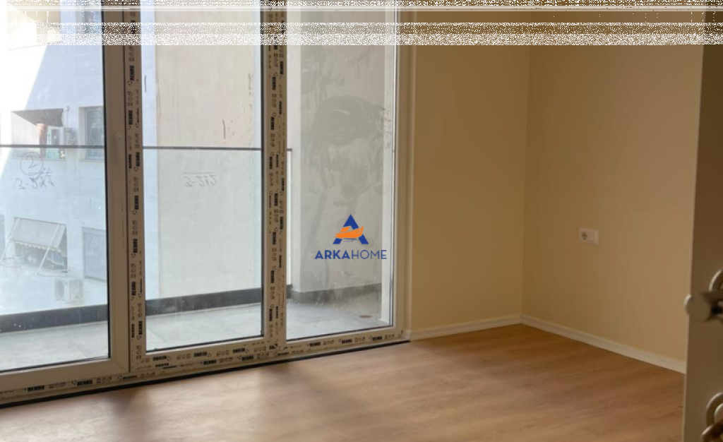 JEPET APARTAMENT ME QERA 2+1+BALLKON "KOMPLEKSI MOLLA,UNAZE E RE " 550 EURO