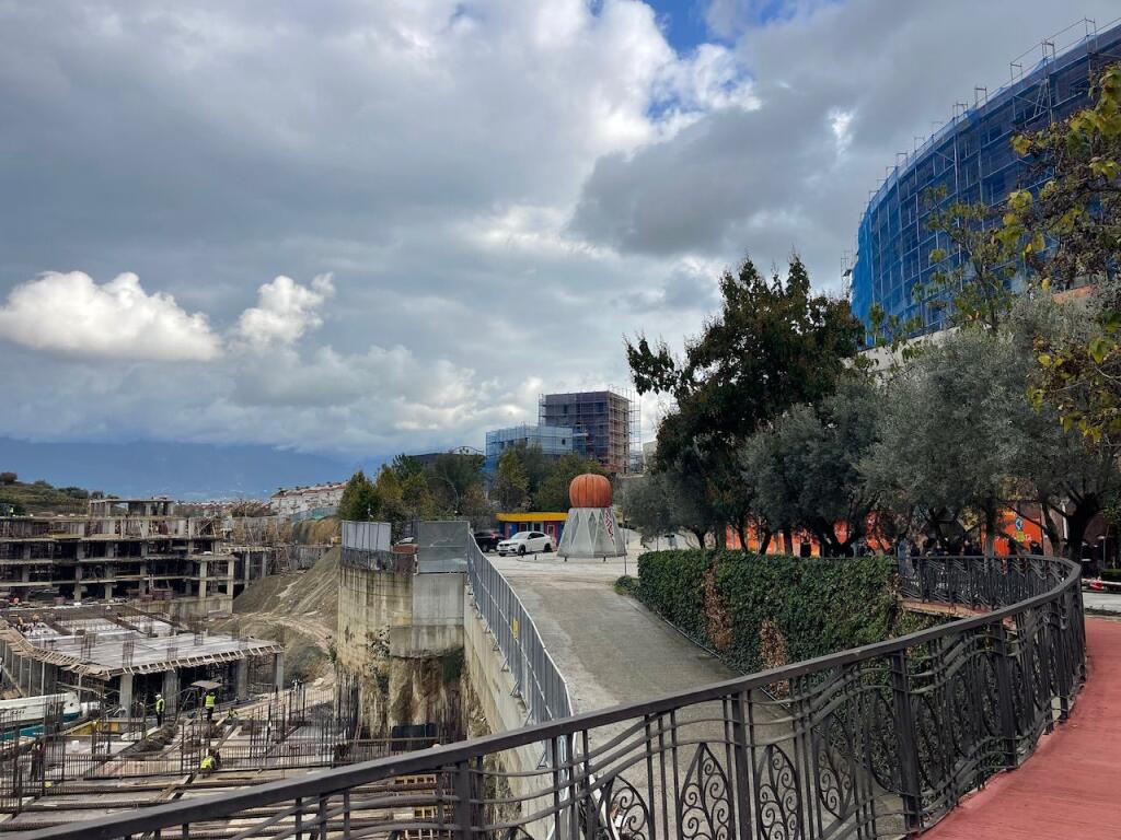 SHITET apartament 2+1 tek Rezidenca Kodra e Diellit - Lindje