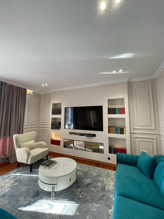 Penthouse me qira tek Rruga e Kavajes!