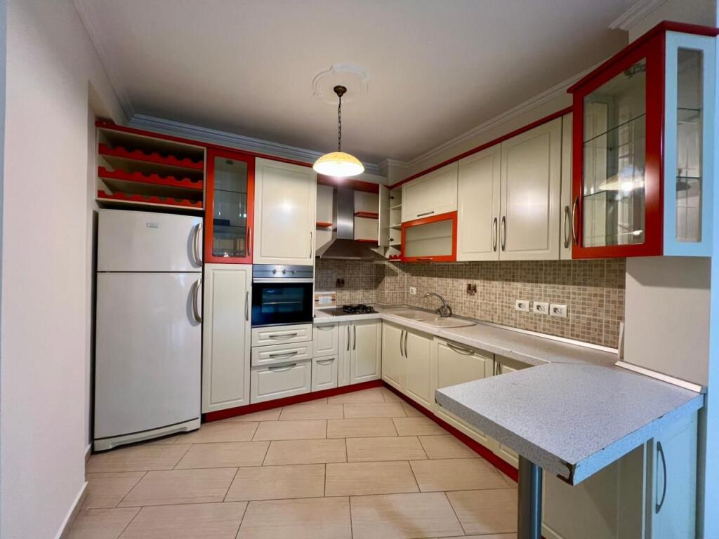 Affitto, Appartamento 2+1+2 Bagni, “9-Piani”, Tirana