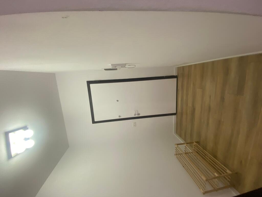 1+1,pallat i 2025,i mobiluar te shkolle e kuqe,cmimi 600 euro