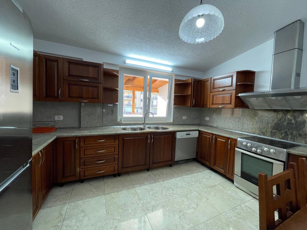 Appartamento 3+1 in vendita presso Liqeni i Thate.