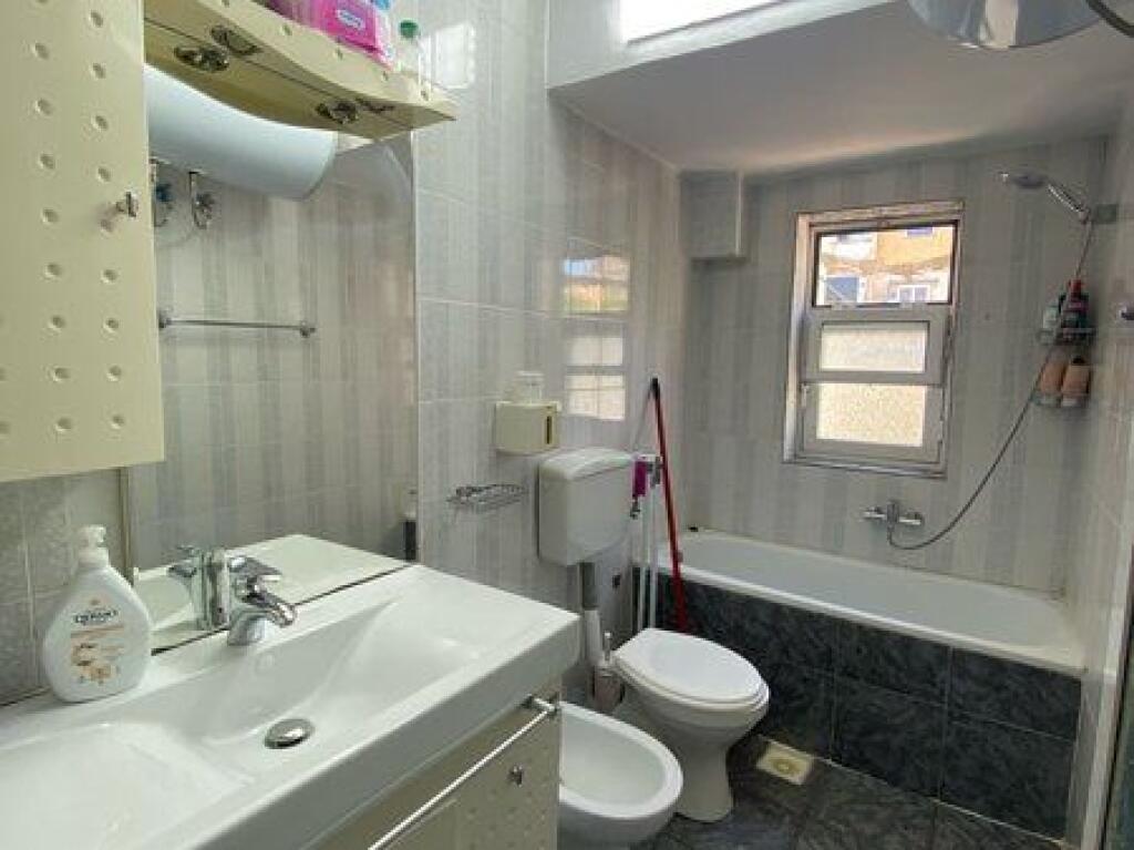 Rent, Apartment 2+1, Myslym Shyri, Tirana.